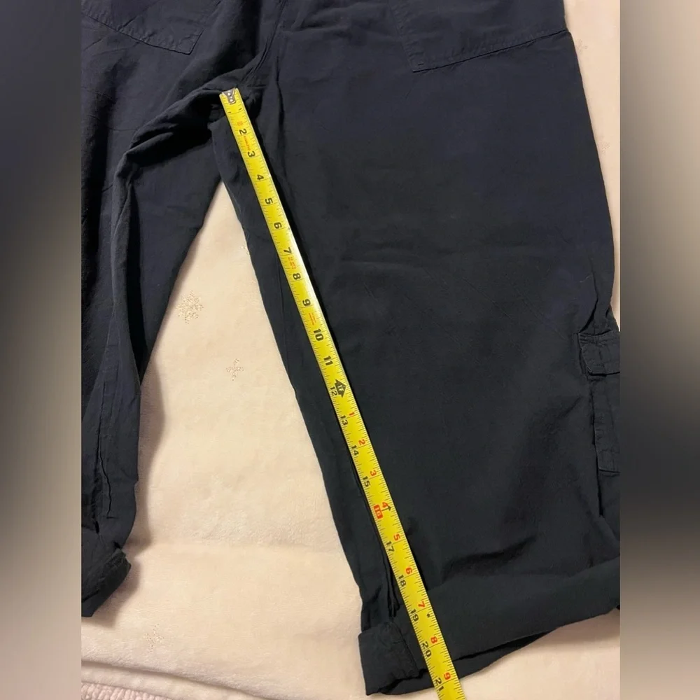 EUC White Stag Women's Black Relaxed Fit Cargo Pants/Capris size S/M